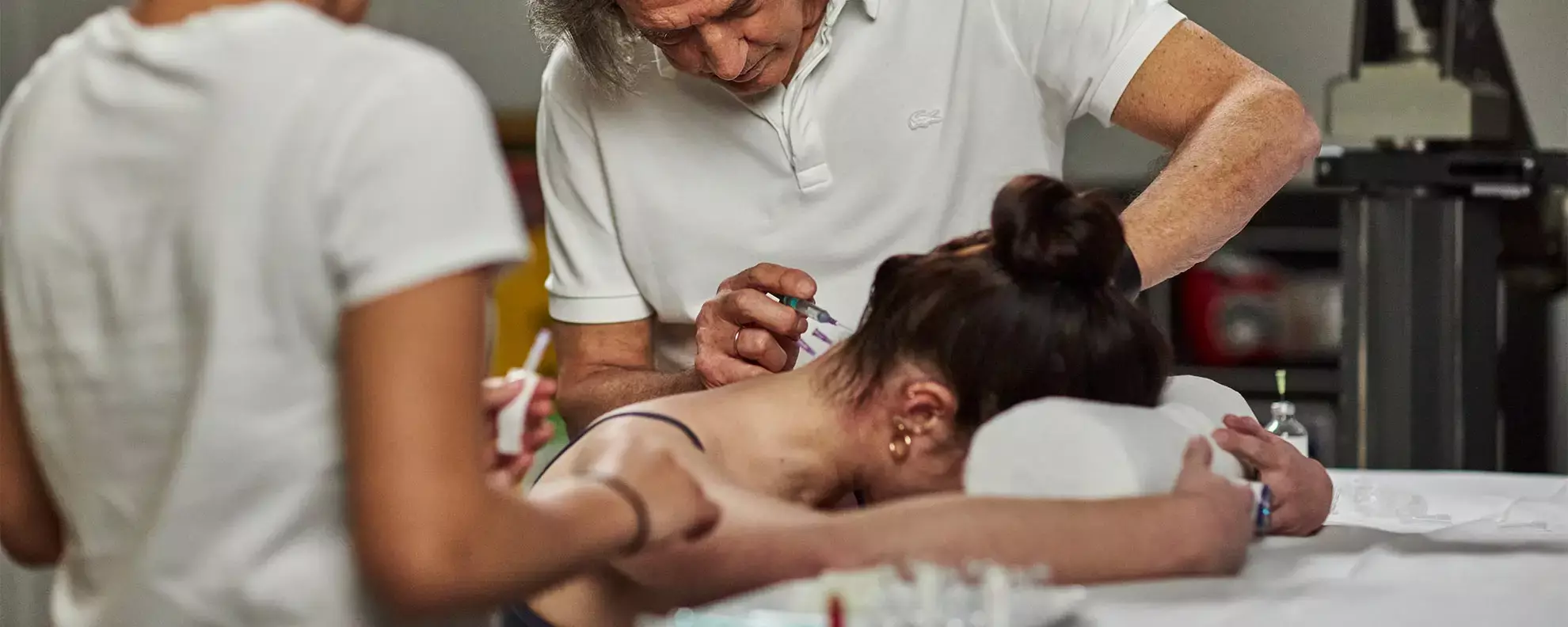 Selbstmassage Nacken: So löst du Verspannungen