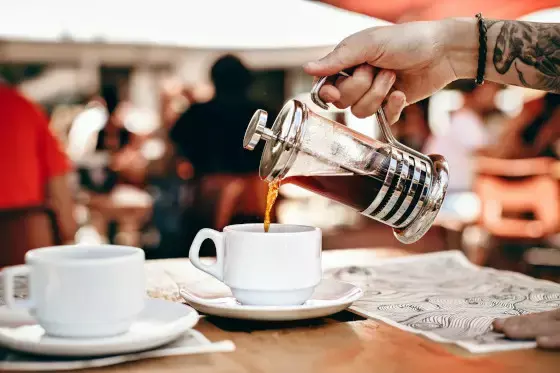 French Press Kaffee machen in 6 Schritten