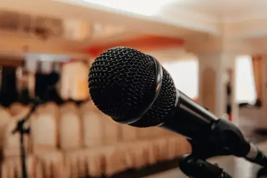 Improvisieren und moderieren lernen &#8211; Die besten Tipps und Techniken