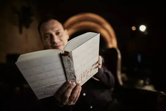 Ein Buch schreiben mit KI: So nutzt du die Technologie