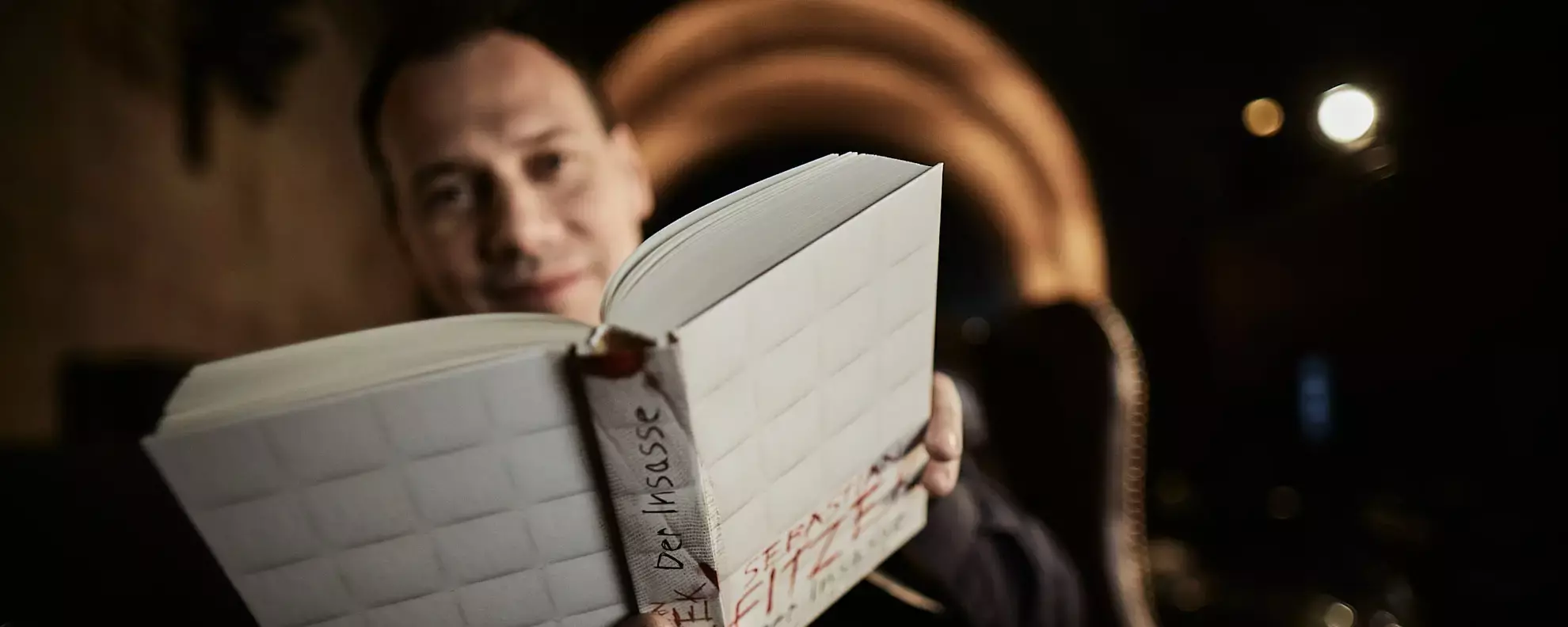 Ein Buch schreiben mit KI: So nutzt du die Technologie